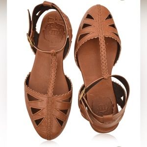 Bali Elf Leather Bounty T-strap Sandals Size 8